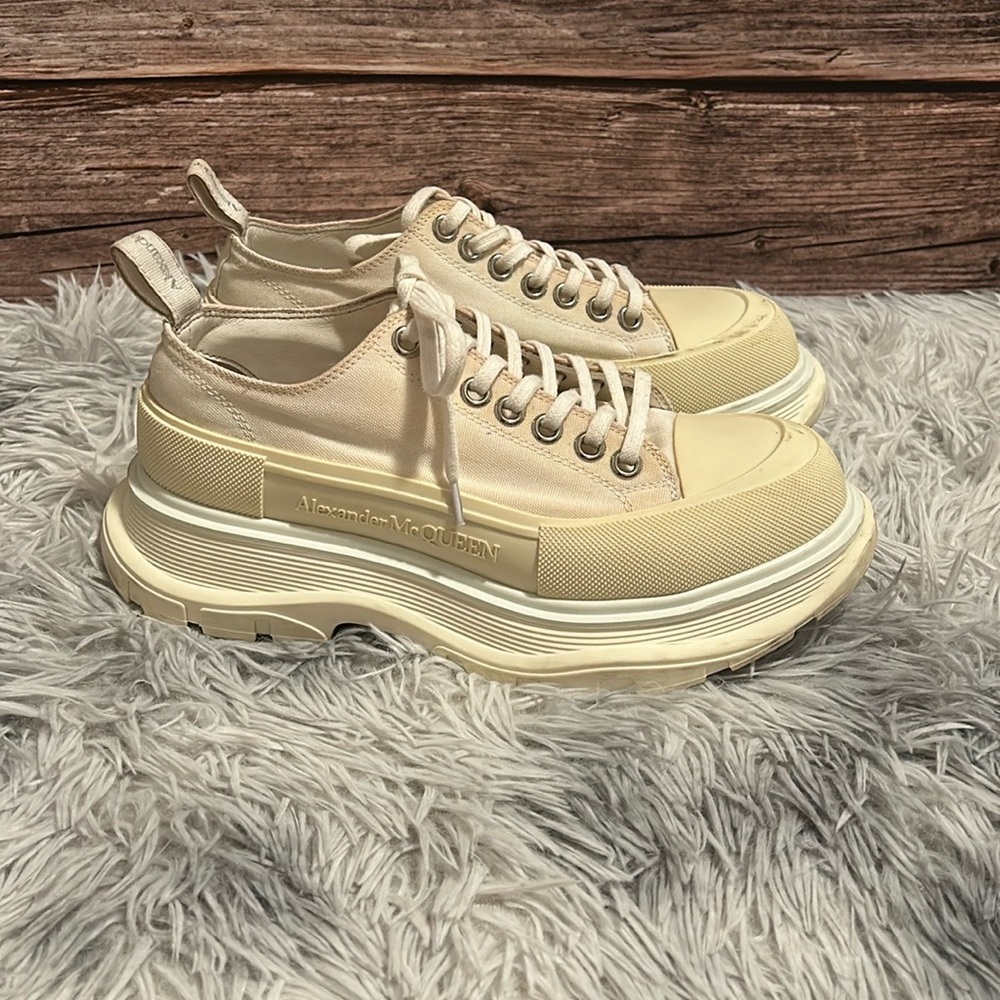 Alexander McQueen Tread Slick Women's Sneakers - Picture 2 of 10